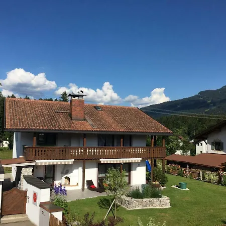 Semesterbostad Alpenperle *